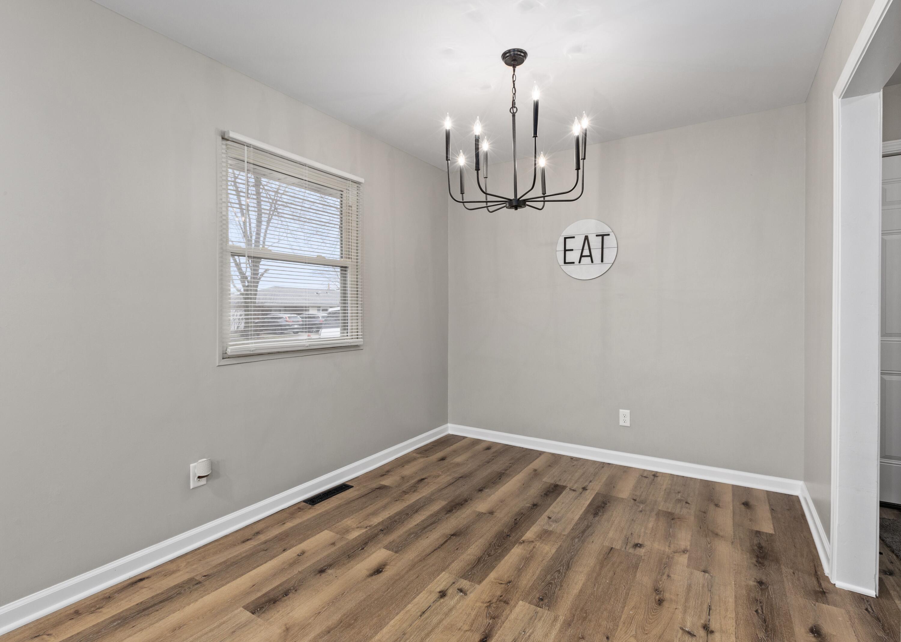 394 Raritan Drive Valparaiso, IN 46385 - Photo 9 of 17 3000x2140