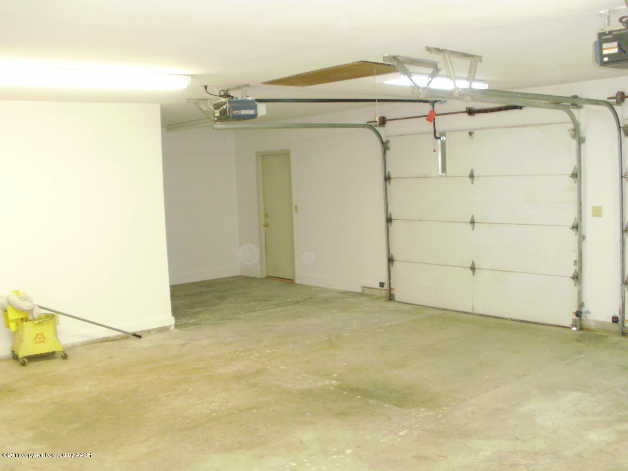 8701 Circle Drive Amarillo, TX 79110 - Photo 16 of 19 Garage & Work Alcove