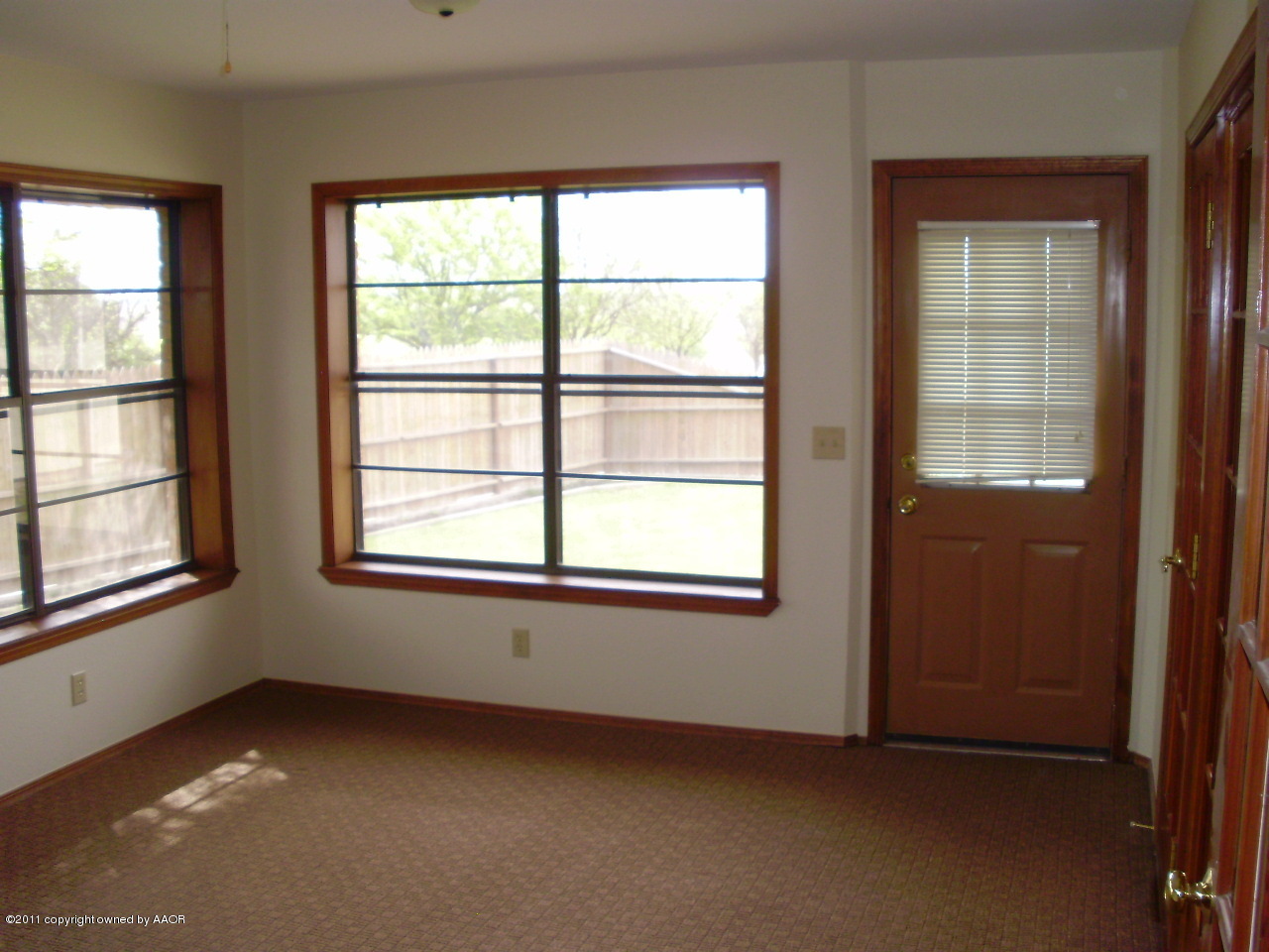 8701 Circle Drive Amarillo, TX 79110 - Photo 7 of 19 Sun Room