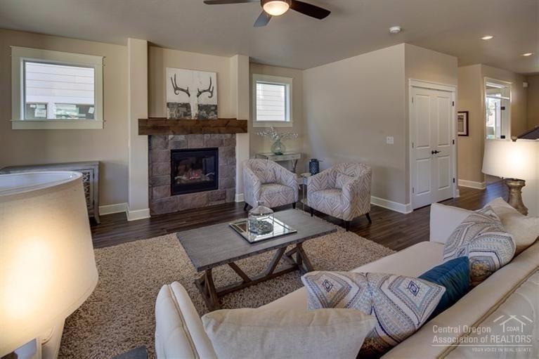 61104 Southeast Stari Most Loop Bend, OR 97702 - Photo 5 of 24 Entry spills into the open great room -