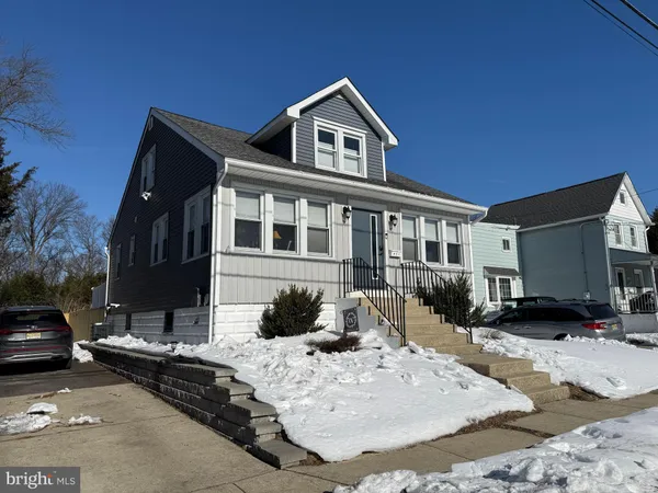 $445,000 | 427 Austin Avenue, Barrington, NJ 08007