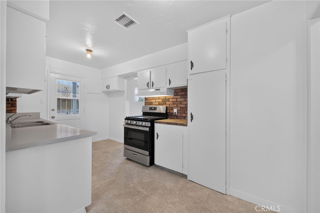 4944 Wilton Place Riverside, CA 92504 - Photo 13 of 55 Gallery Image 13