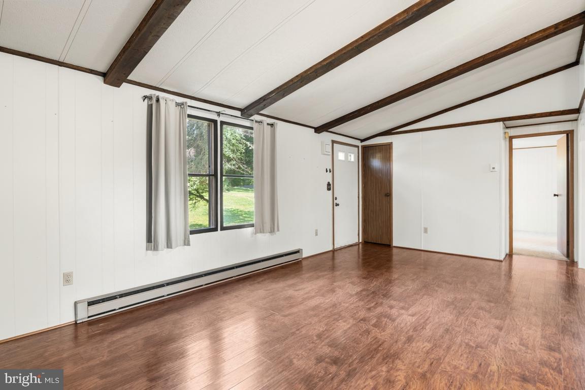 1026 Magazine Road Green Lane, PA 18054 - Photo 5 of 36 Living room
