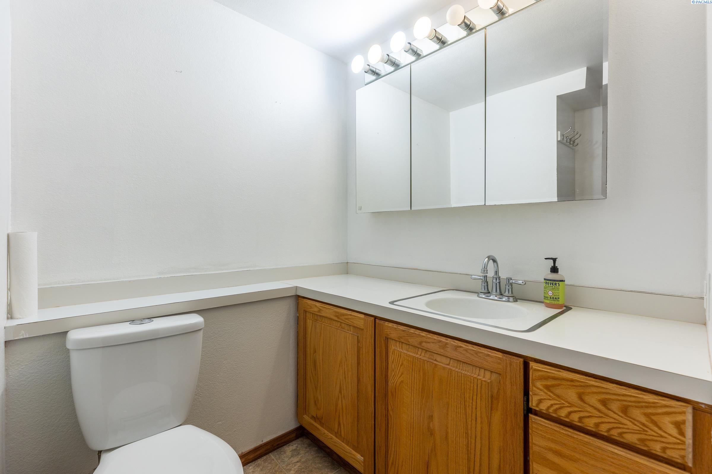 1310 Scoon Road Sunnyside, WA 98944 - Photo 29 of 43 Gallery Image 29