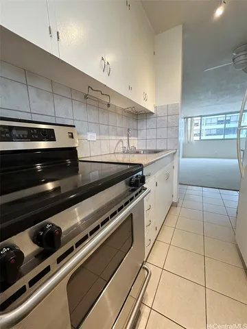 $1,900 | 1543 Makiki Street, Unit 605, Honolulu, HI 96822