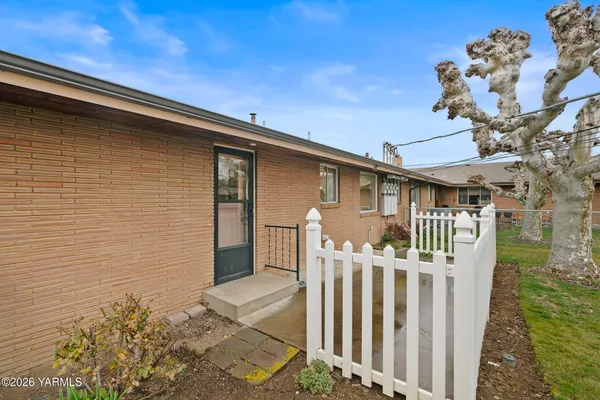 $185,000 | 3804 Mavis Avenue, Yakima, WA 98902