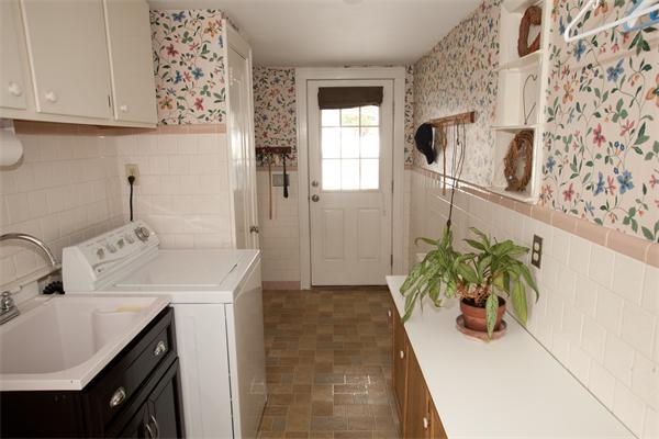 61 Barber Road Framingham, MA 01702 - Photo 13 of 26 Gallery Image 13