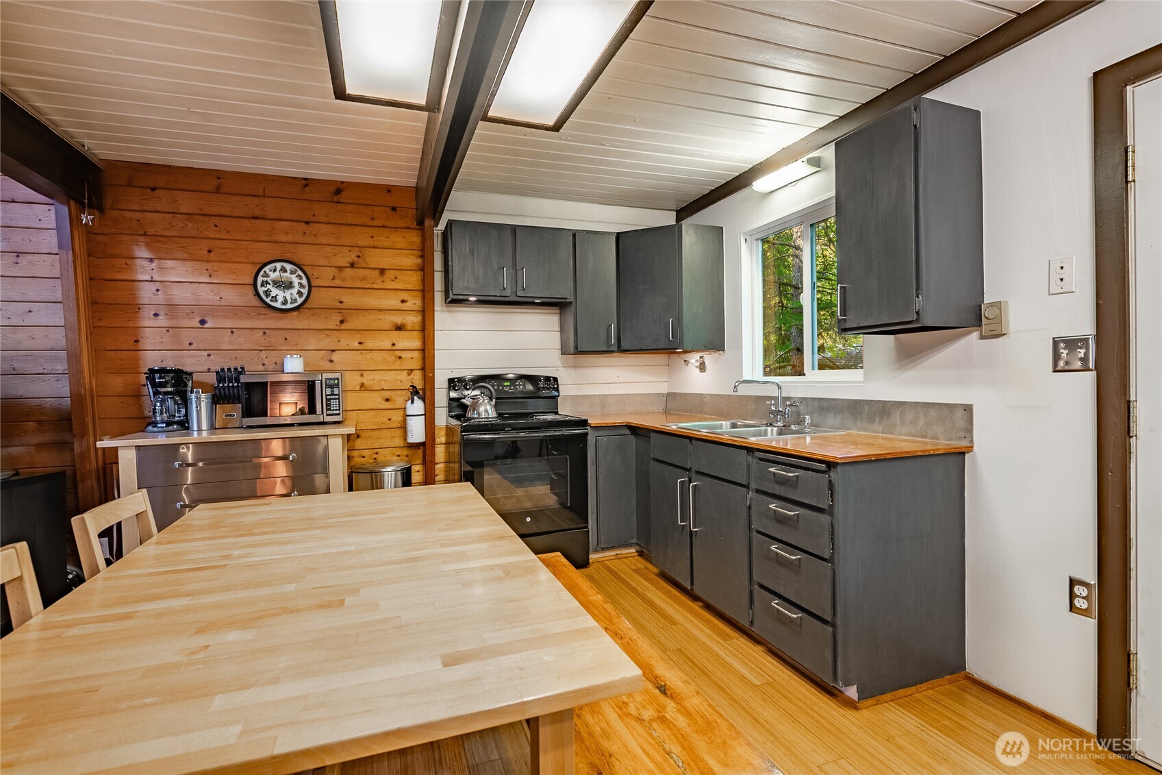 16010 Shuksan Rim Drive Deming, WA 98244 - Photo 8 of 31