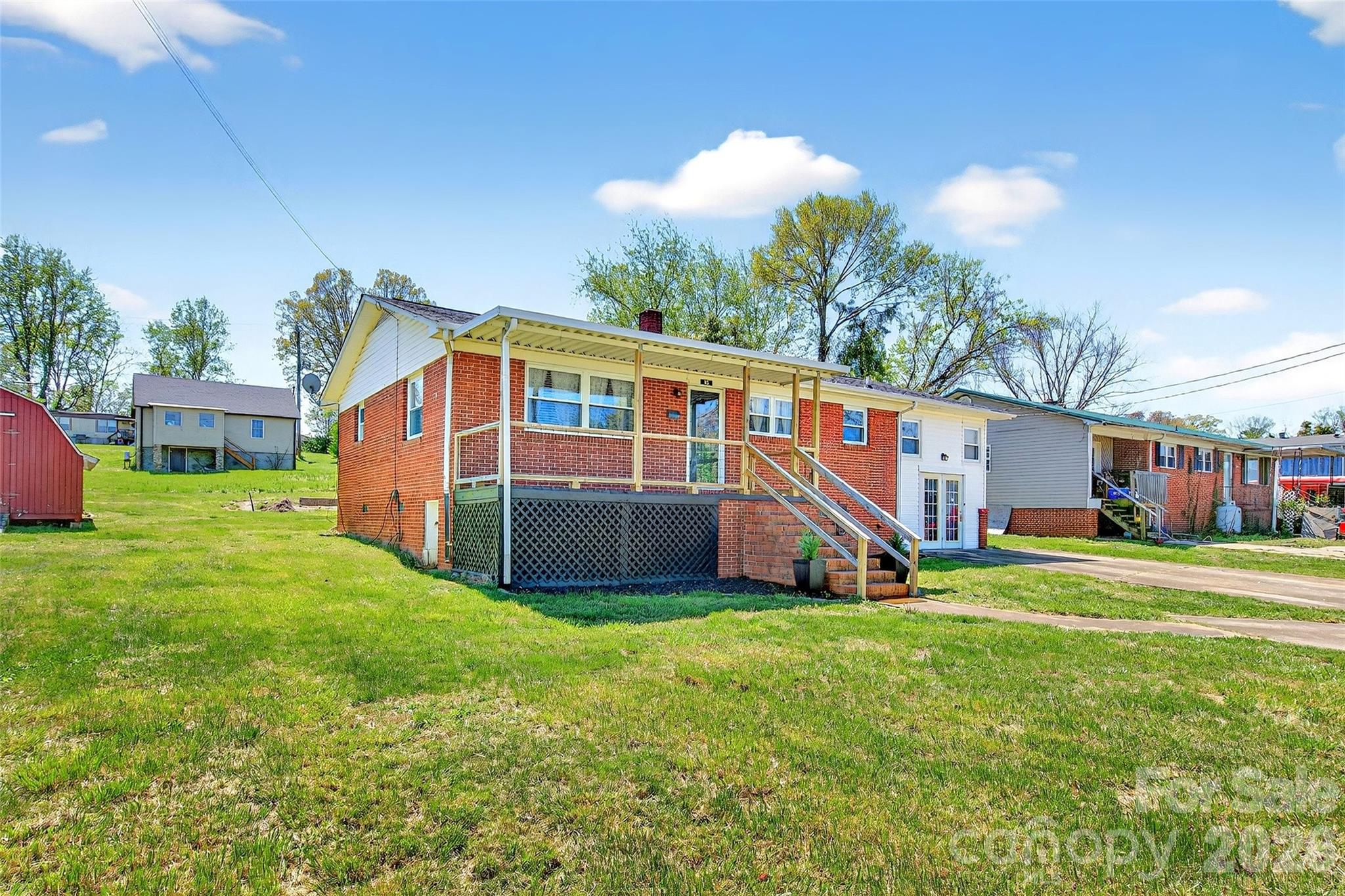 85 Bostic Street Marion, NC 28752 - Photo 3 of 31