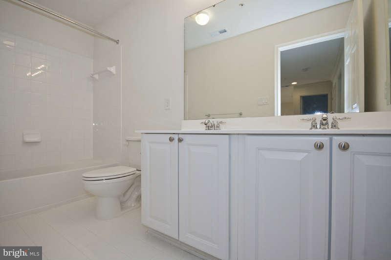 8314 Meadowsweet Road Baltimore, MD 21208 - Photo 17 of 30 Bath