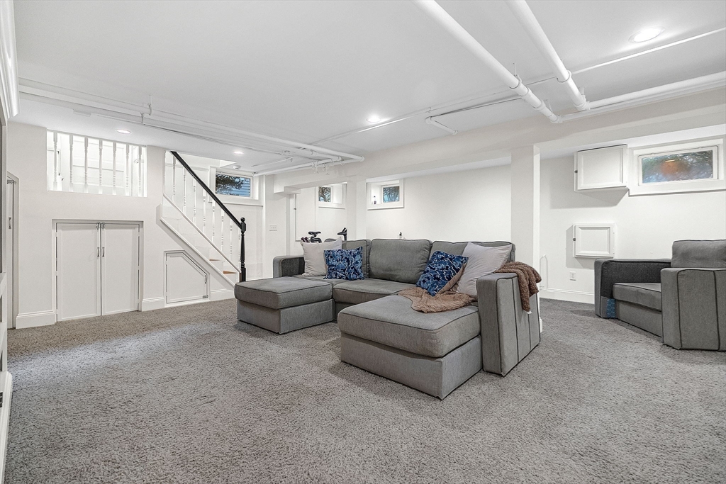 29 Thaxter Road Newton, MA 02460 - Photo 31 of 40 Gallery Image 31