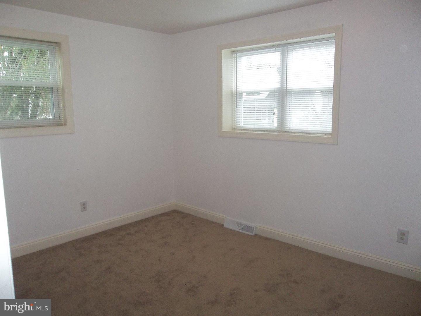 303 Cardinal Road Edgewater Park, NJ 08010 - Photo 13 of 18