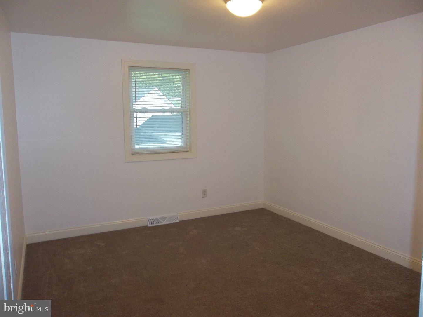 303 Cardinal Road Edgewater Park, NJ 08010 - Photo 14 of 18