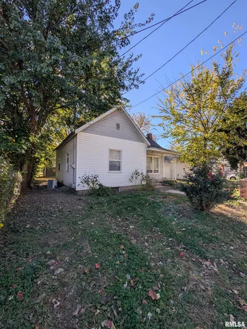 $90,000 | 944 East Walnut Street, Canton, IL 61520