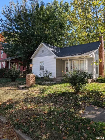 $90,000 | 944 East Walnut Street, Canton, IL 61520