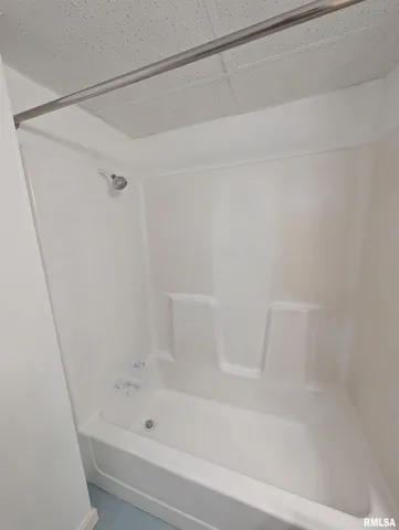 $90,000 | 944 East Walnut Street, Canton, IL 61520