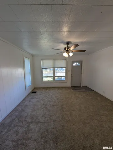 $90,000 | 944 East Walnut Street, Canton, IL 61520