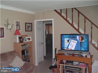 160 Terrace Road Levittown, PA 19056 - Photo 3 of 9