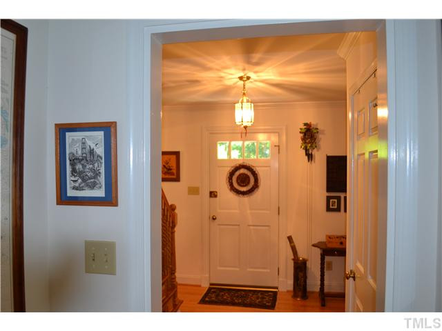 5712 Edgedale Drive Raleigh, NC 27612 - Photo 4 of 23 Foyer