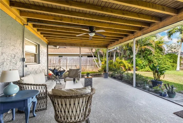 $319,000 | 3813 Southeast 10th Avenue, Cape Coral, FL 33904