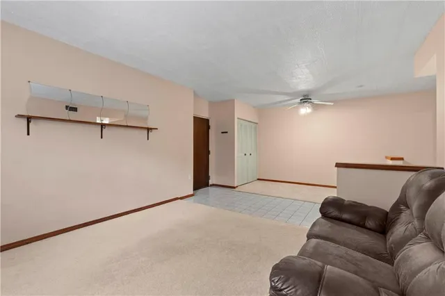 a view of livingroom with furniture