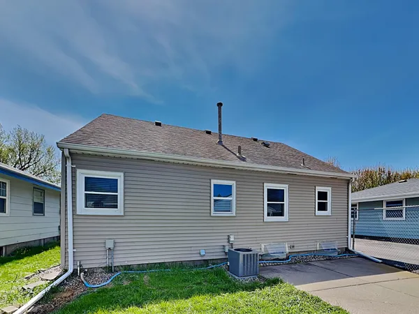 $2,024 | 1103 44th Avenue Northeast, Columbia Heights, MN 55421