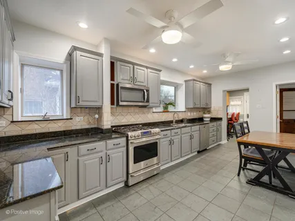 $775,000 | 10337 South Hamilton Avenue, Chicago, IL 60643