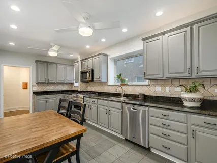 $775,000 | 10337 South Hamilton Avenue, Chicago, IL 60643