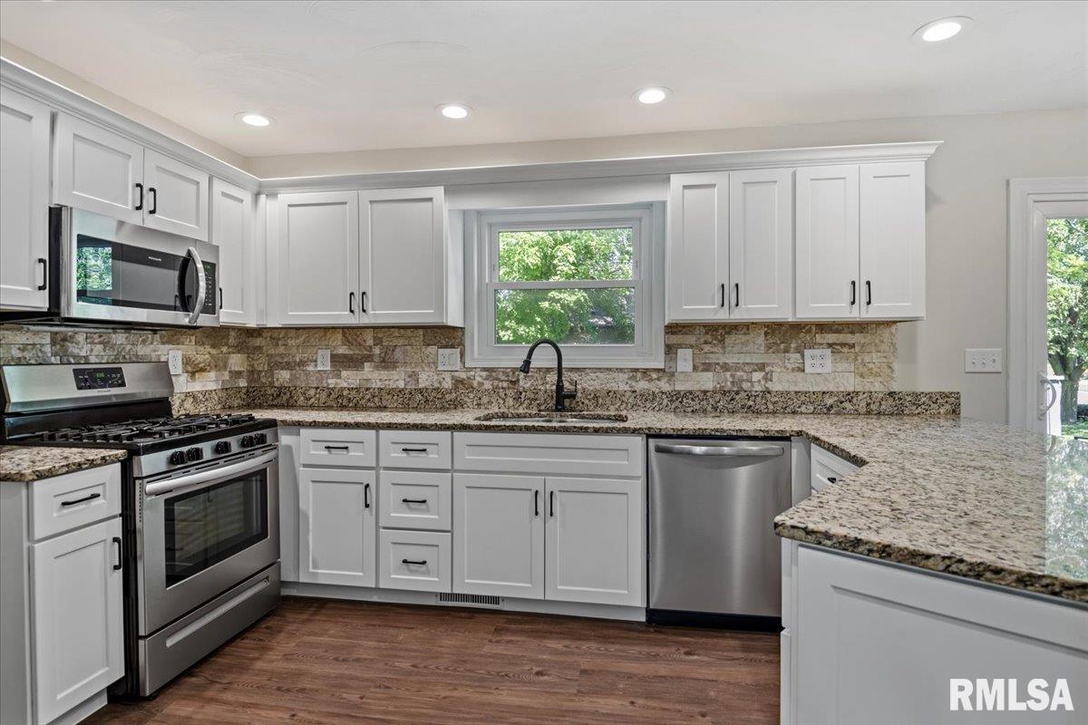 408 Golf Road Springfield, IL 62704 - Photo 19 of 60