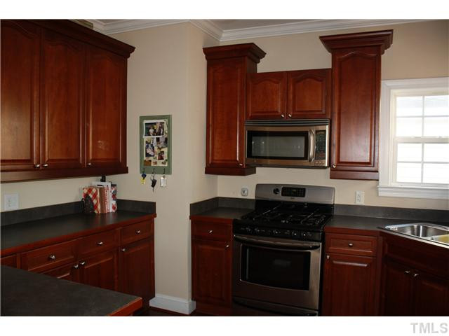 1204 Harp Street Raleigh, NC 27604 - Photo 13 of 25 Kitchen
