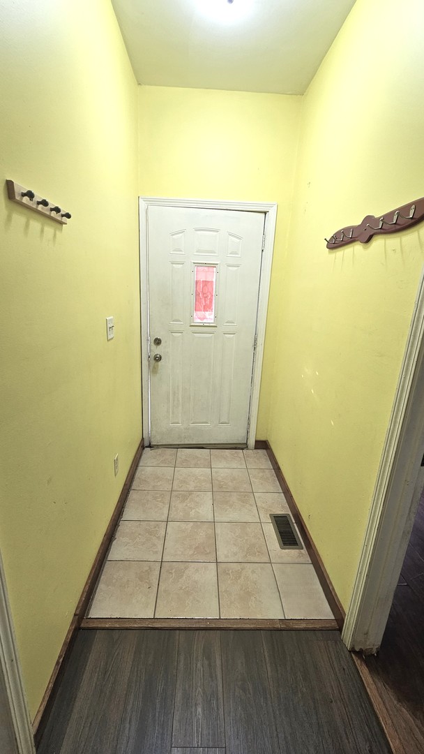 426 North Hebbard Street Joliet, IL 60432 - Photo 12 of 42 a view of bathroom with a sink