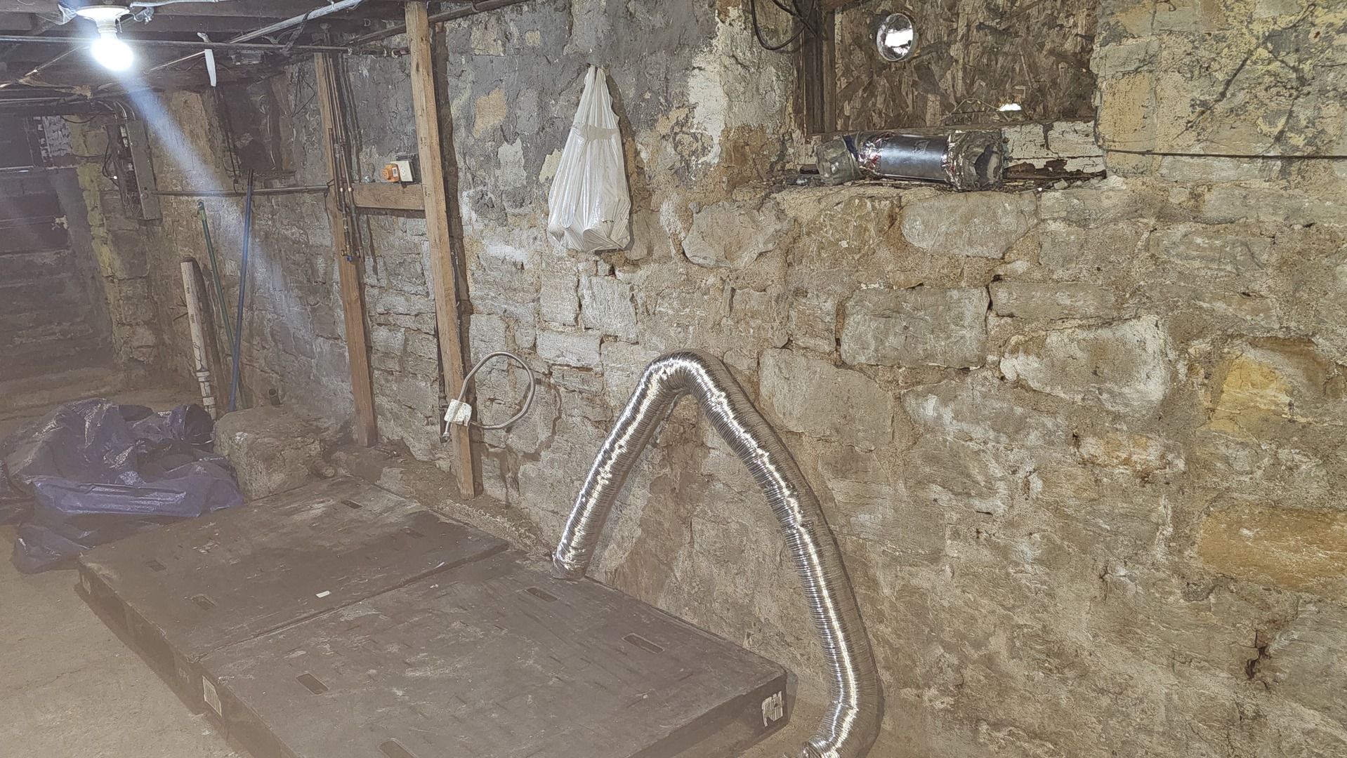 426 North Hebbard Street Joliet, IL 60432 - Photo 35 of 42 a view of bath room