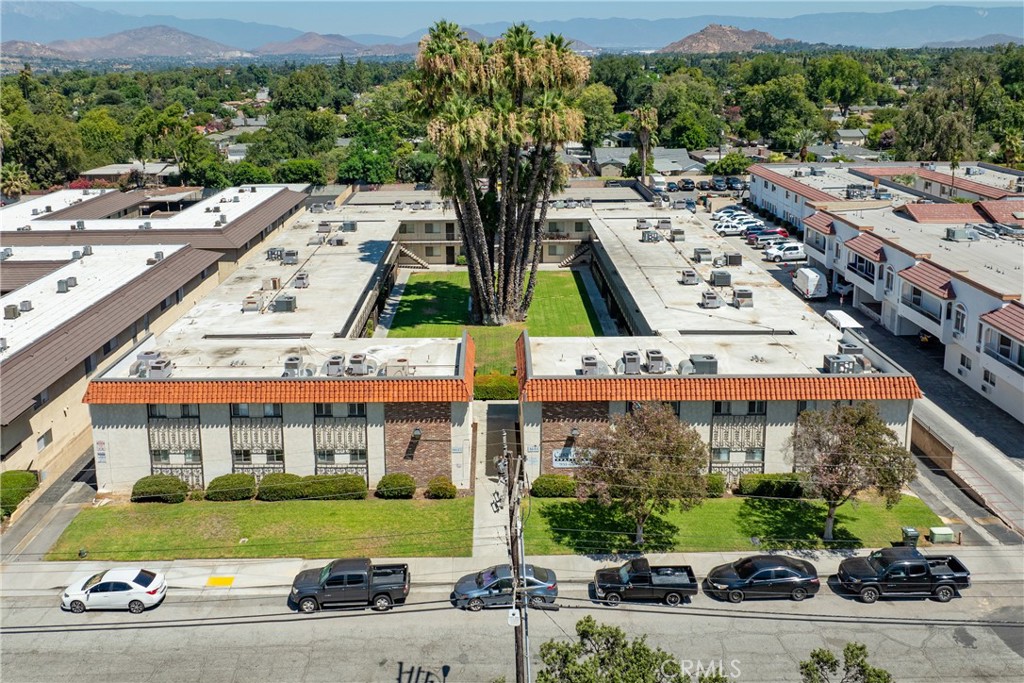 4641 Arlington Avenue Riverside, CA 92504 - Photo 3 of 33