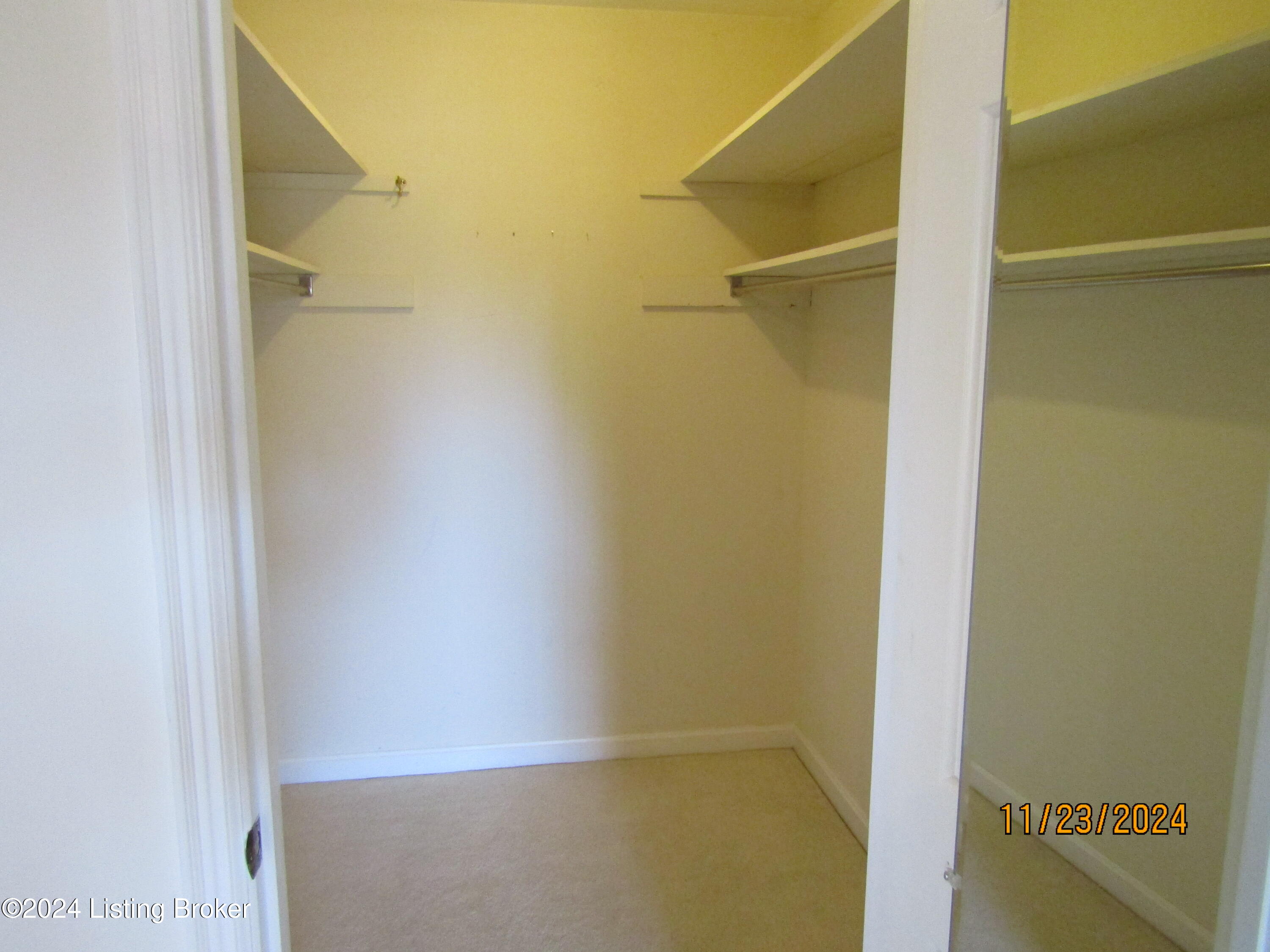 306 South Chadwick Road Louisville, KY 40222 - Photo 26 of 39 Primary Walk-In Closet