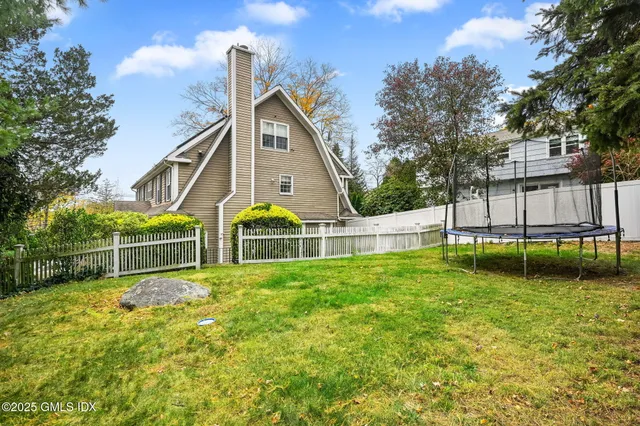 a house view with a outdoor space