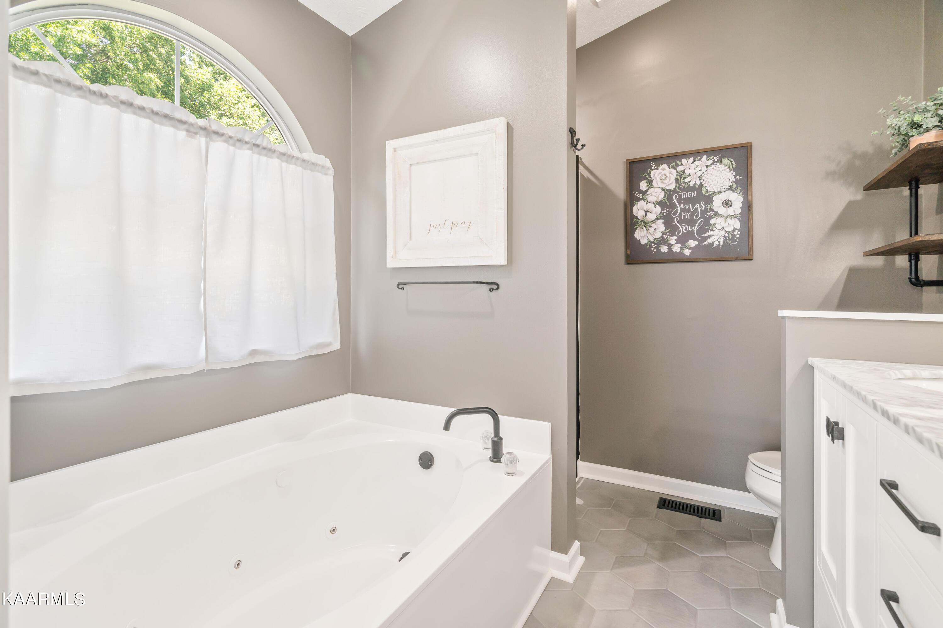 1129 Vale View Road Knoxville, TN 37922 - Photo 27 of 46 1129 Vale View Rd-31