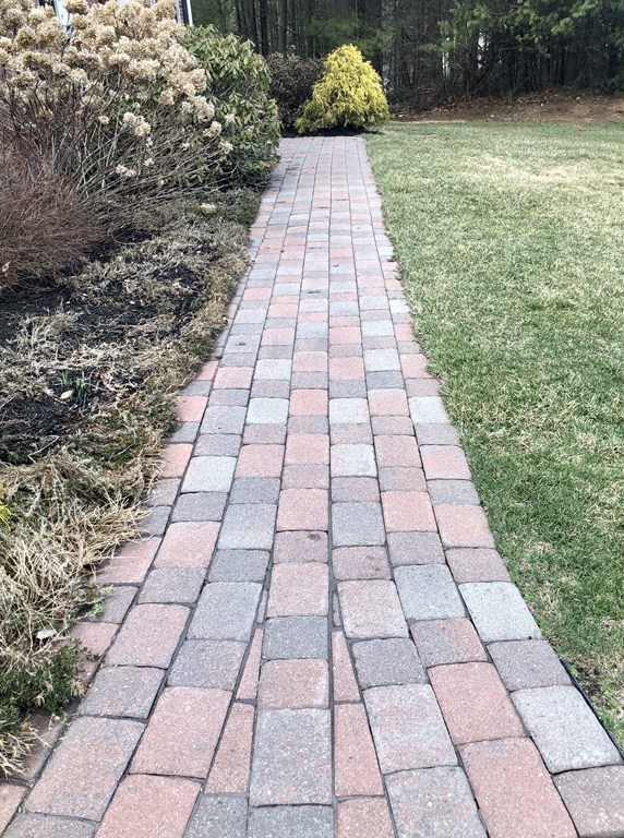 7 Natalie Road Chelmsford, MA 01824 - Photo 6 of 31 Gallery Image 6