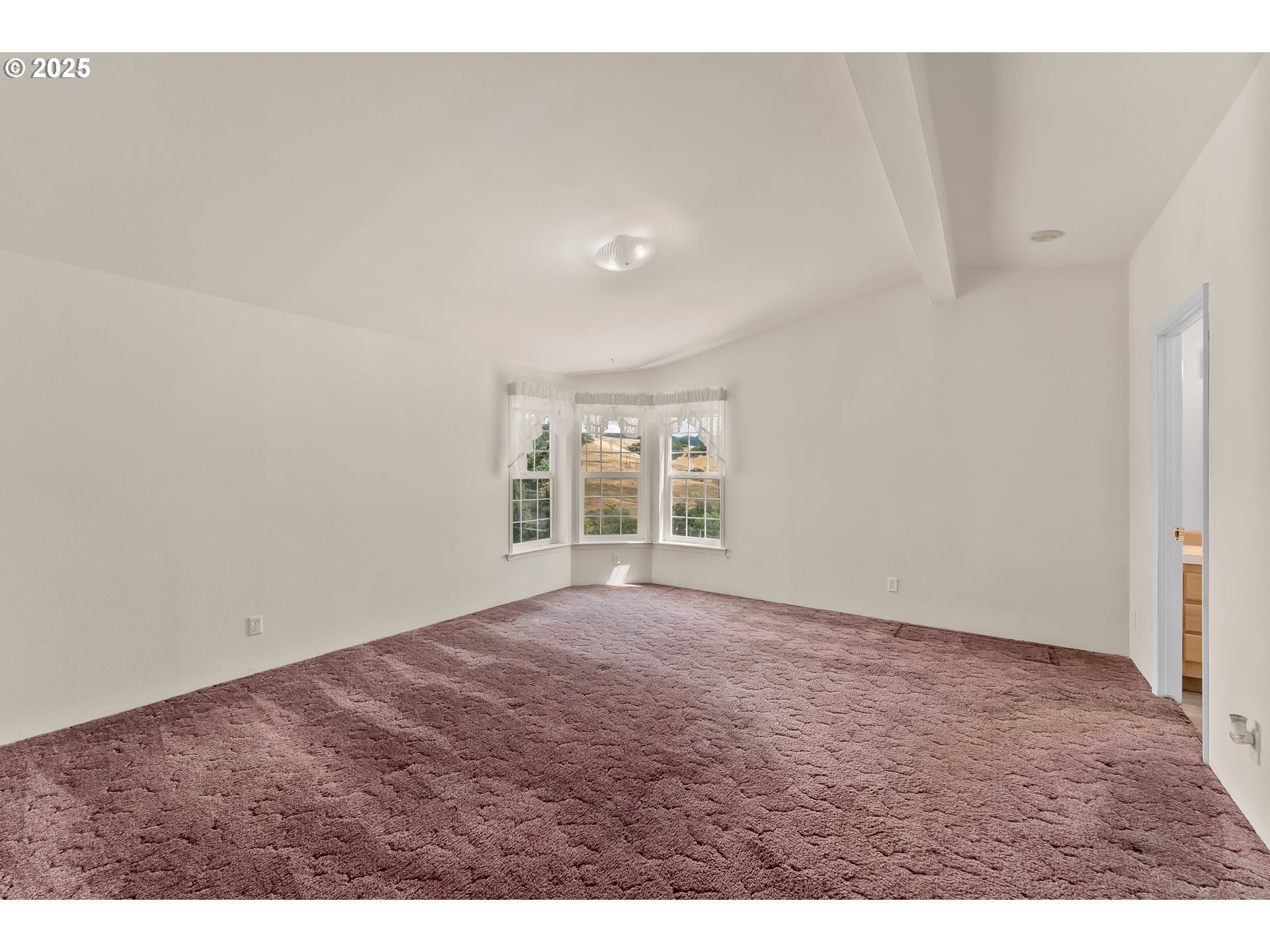 220 Robin Street Roseburg, OR 97470 - Photo 19 of 46 Bedroom, Primary