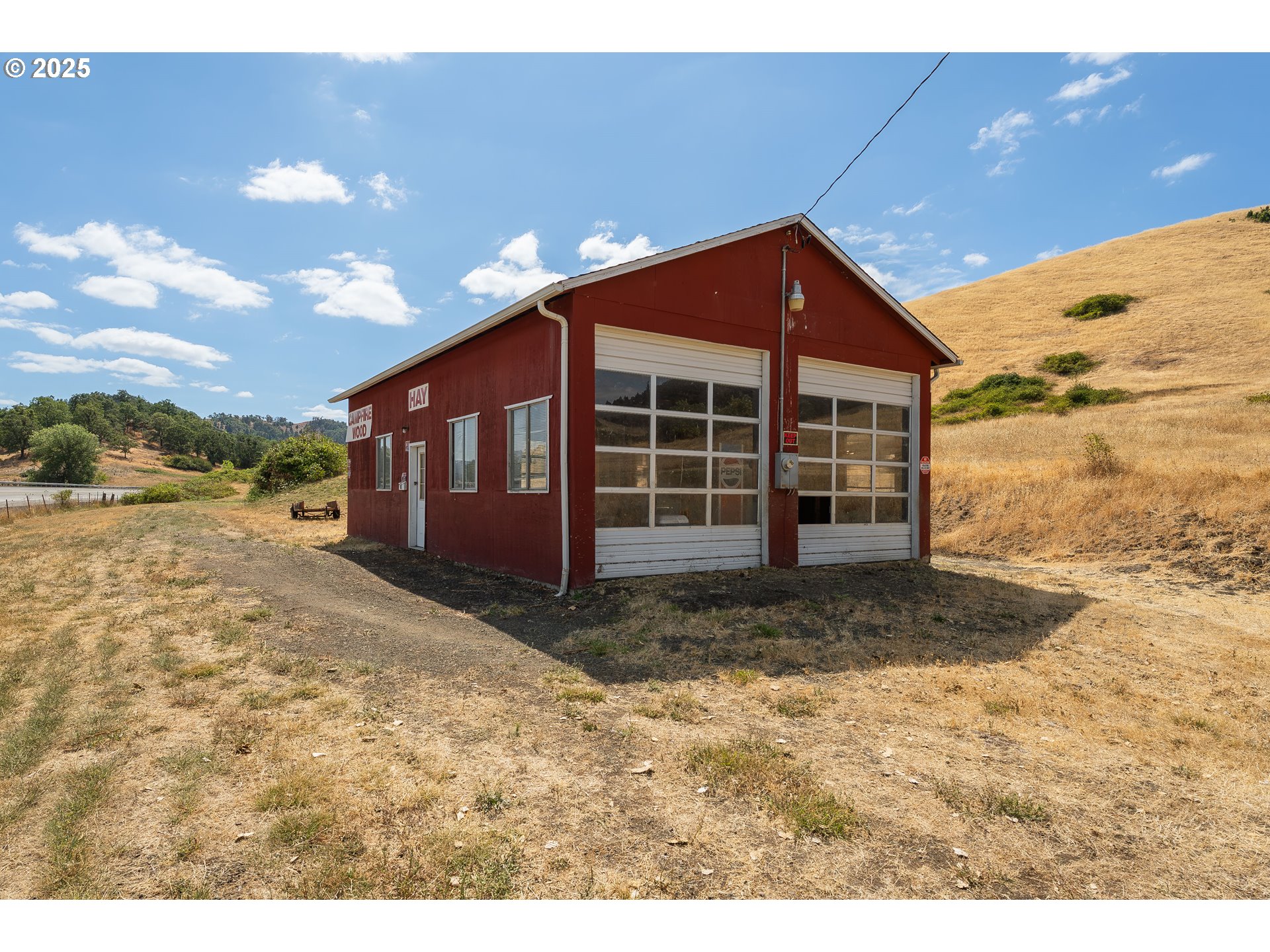 220 Robin Street Roseburg, OR 97470 - Photo 32 of 46 Workshop