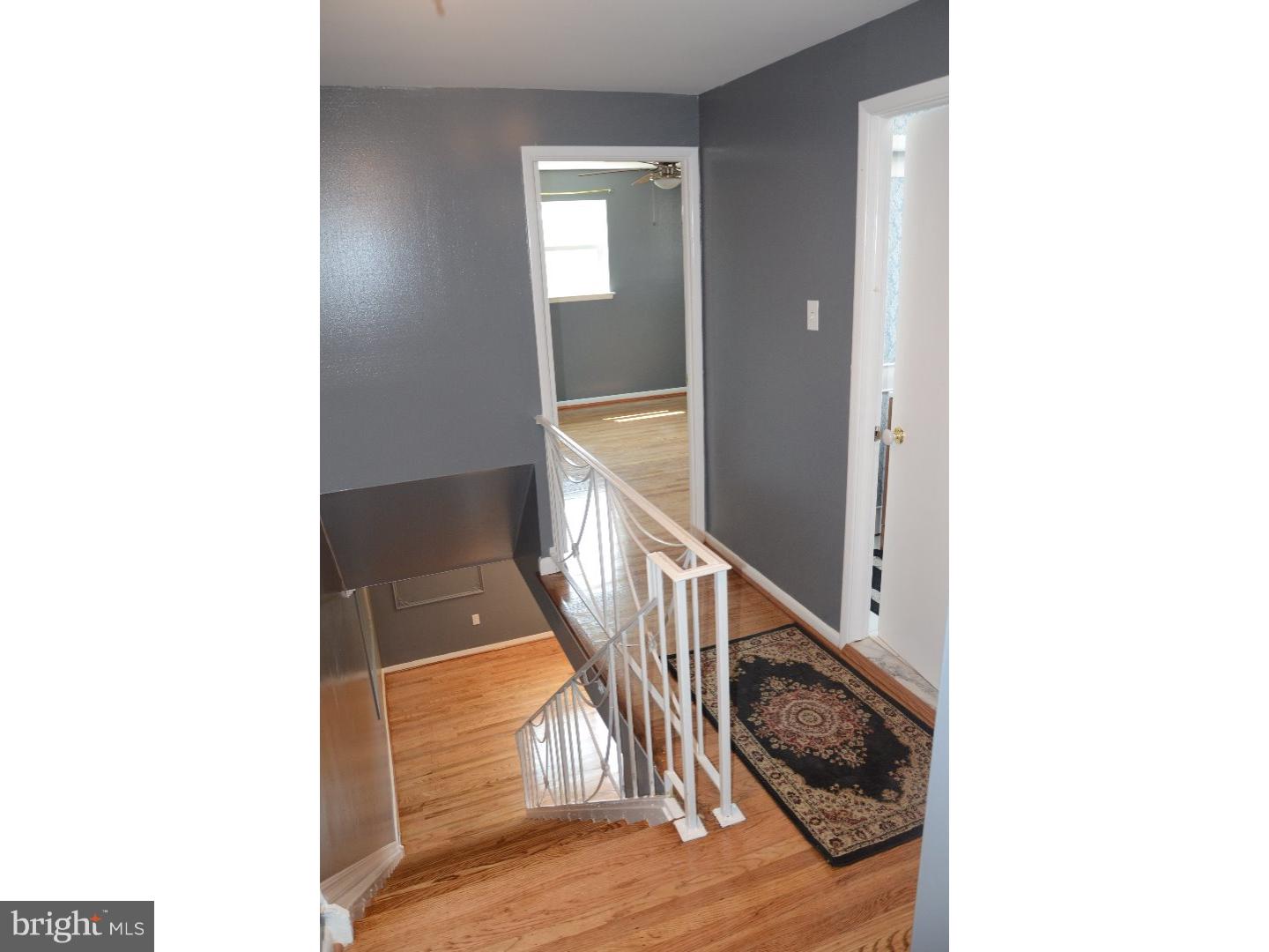 716 Selmer Road Philadelphia, PA 19116 - Photo 4 of 6 Hallway