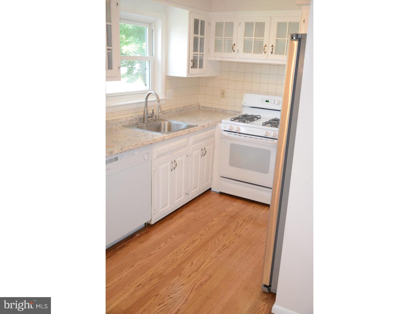 716 Selmer Road Philadelphia, PA 19116 - Photo 5 of 6 Kitchen