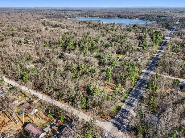 $200,000 | 187 East Daniels Road, Twin Lake, MI 49457
