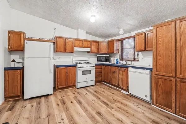 $200,000 | 187 East Daniels Road, Twin Lake, MI 49457