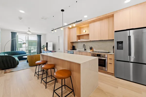 $6,000 | 2323 South Lamar Boulevard, Unit 520, Austin, TX 78704
