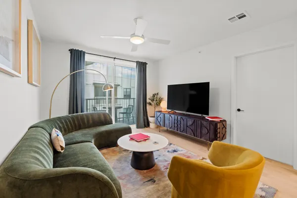 $6,000 | 2323 South Lamar Boulevard, Unit 520, Austin, TX 78704