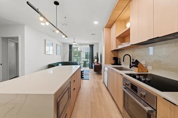 $6,000 | 2323 South Lamar Boulevard, Unit 520, Austin, TX 78704