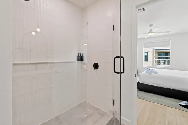 $6,000 | 2323 South Lamar Boulevard, Unit 520, Austin, TX 78704
