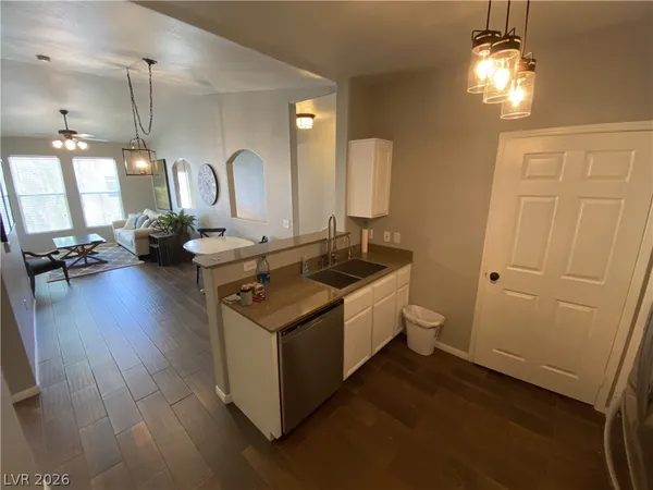 $1,395 | 10001 Peace Way, Unit 2251, Las Vegas, NV 89147