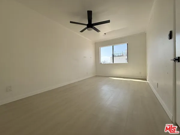 $2,100 | 1816 North Gramercy Place, Unit 405, Los Angeles, CA 90028