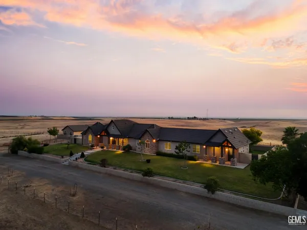 $975,000 | Undisclosed Address, Bakersfield, CA 93308